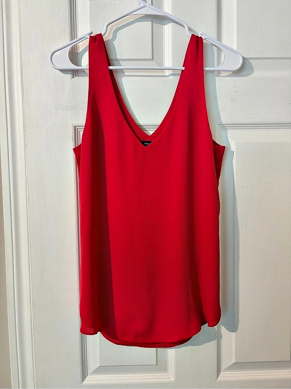 RW&CO. Hot Pink V-Neck Tank Top Size Small Like New